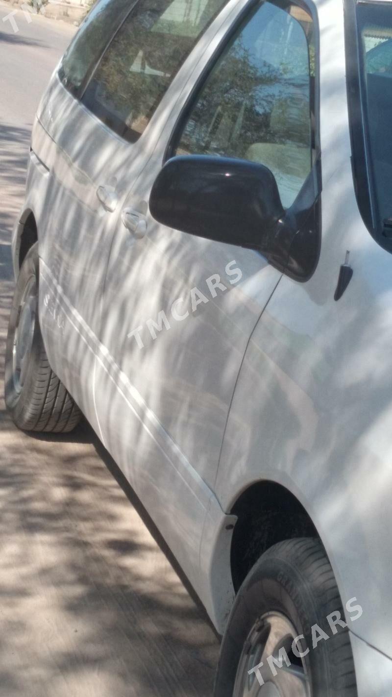 Toyota Sienna 2000 - 130 000 TMT - Гурбансолтан Едже - img 2