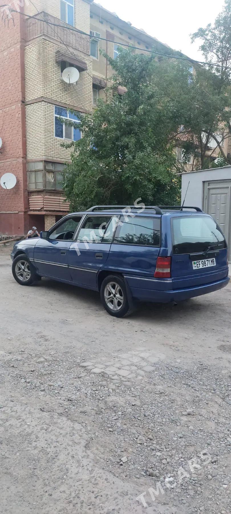 Opel Astra 1992 - 30 000 TMT - Мары - img 3
