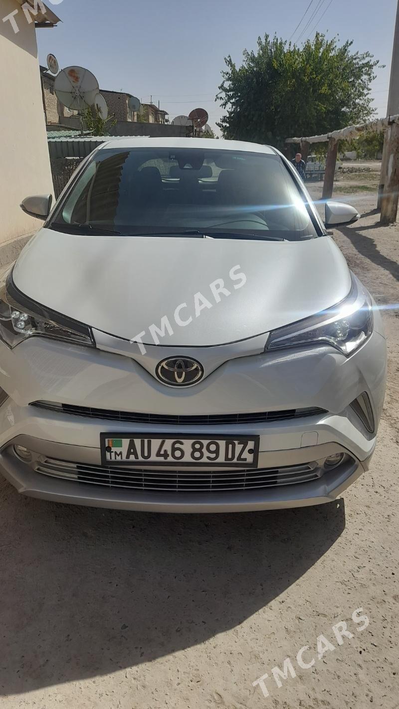 Toyota C-HR 2019 - 300 000 TMT - Дашогуз - img 3