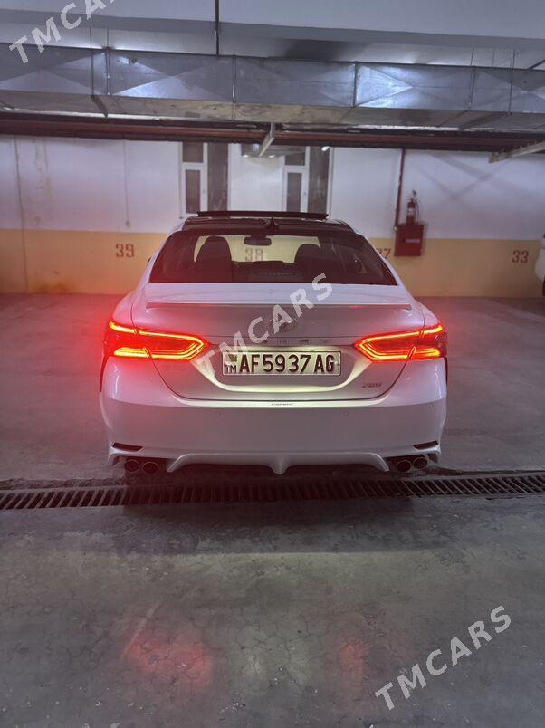 Toyota Camry 2018 - 340 000 TMT - ул. Подвойского (Битарап Туркменистан шаёлы) - img 5