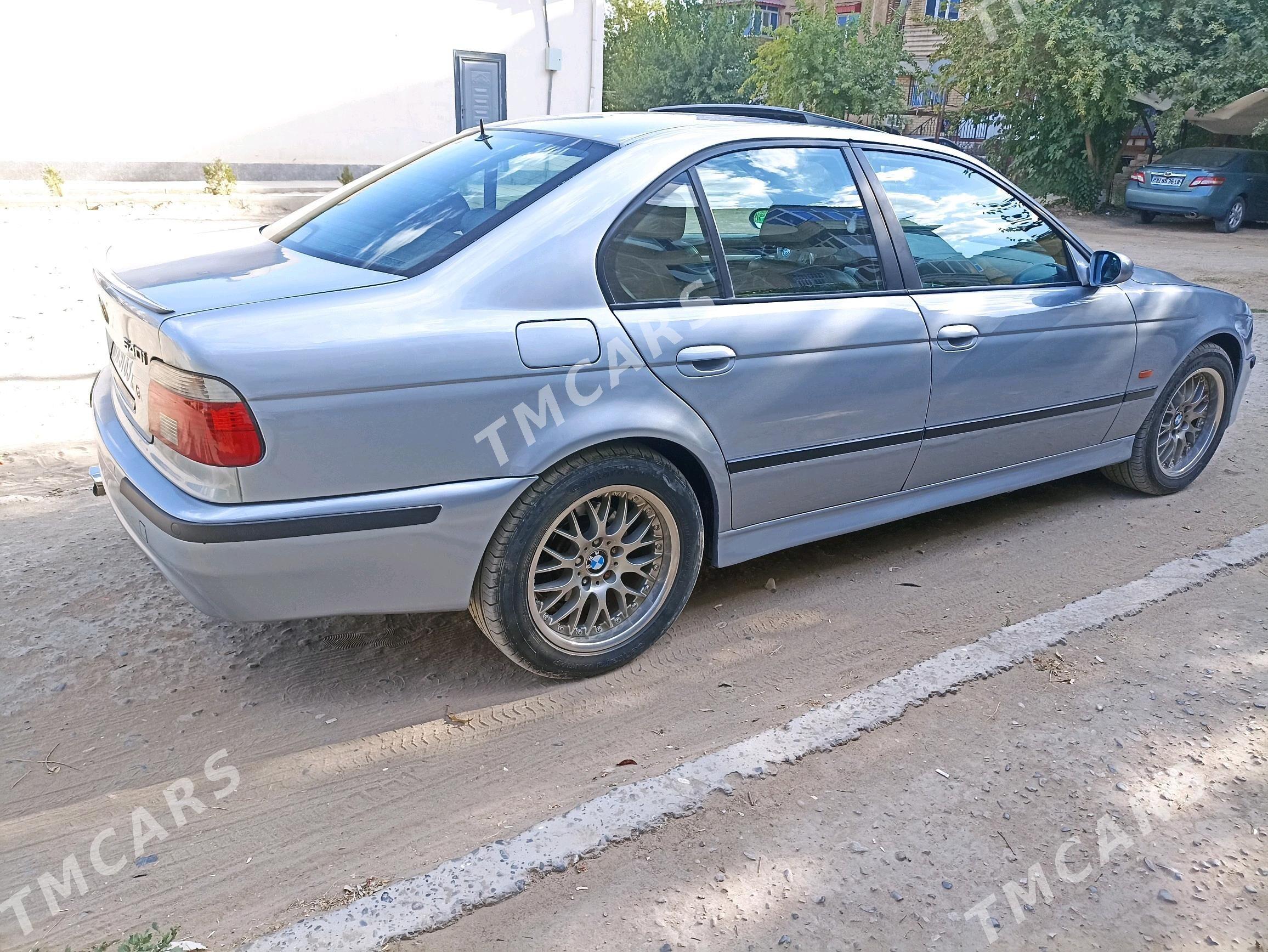 BMW E39 1998 - 100 000 TMT - Türkmenabat - img 3