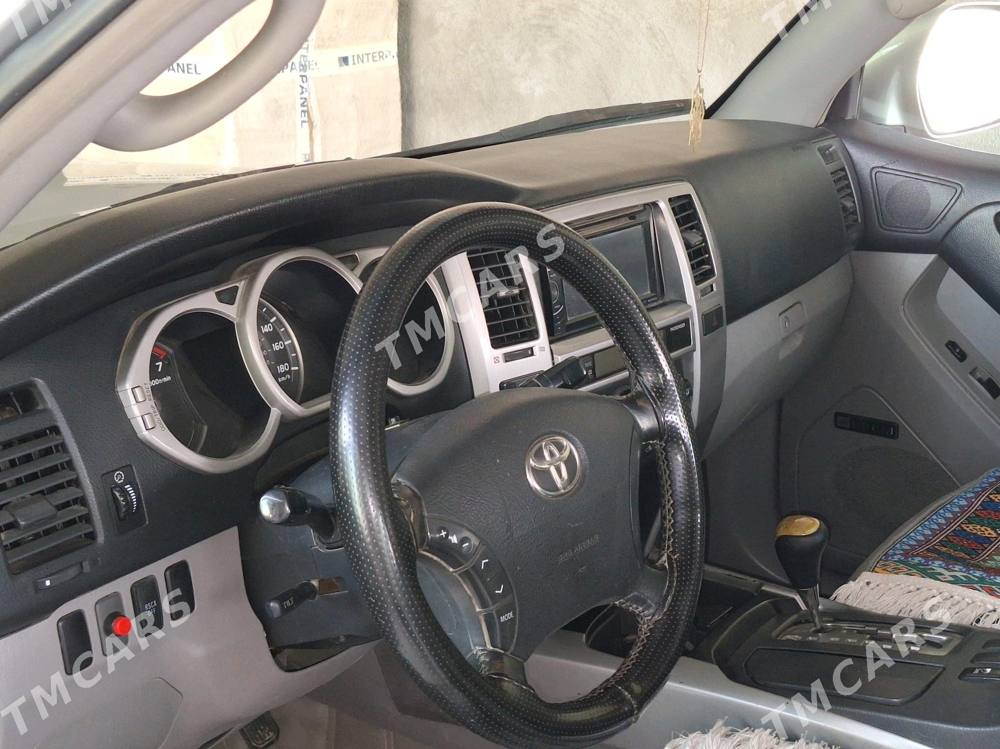 Toyota 4Runner 2004 - 260 000 TMT - Мары - img 2
