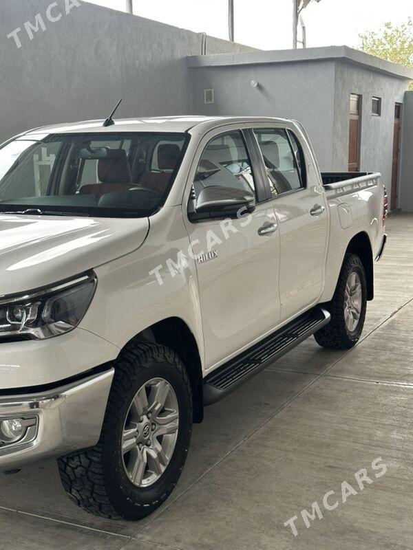 Toyota Hilux 2021 - 590 000 TMT - Aşgabat - img 4