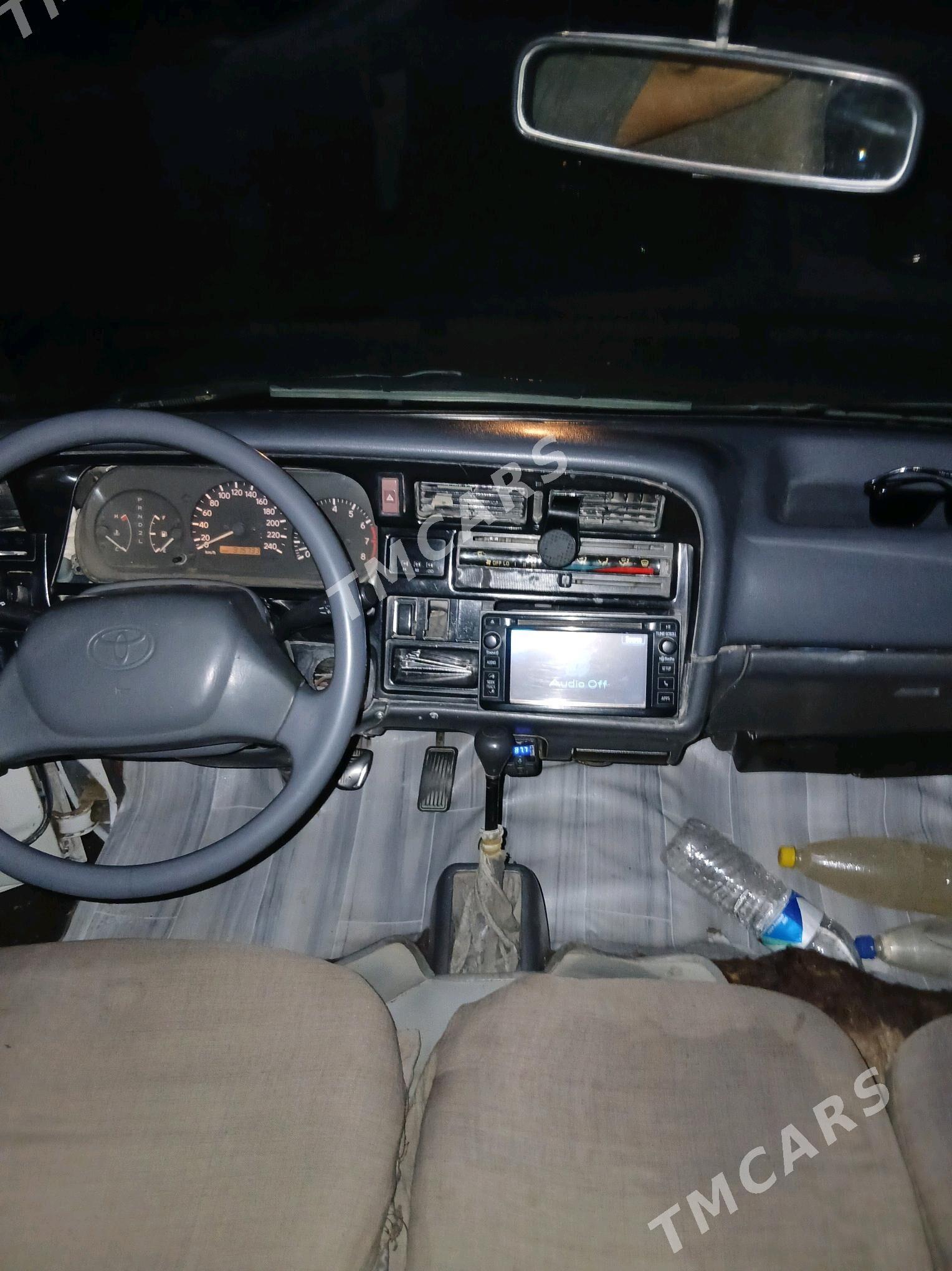 Toyota Hiace 2002 - 90 000 TMT - Aşgabat - img 3