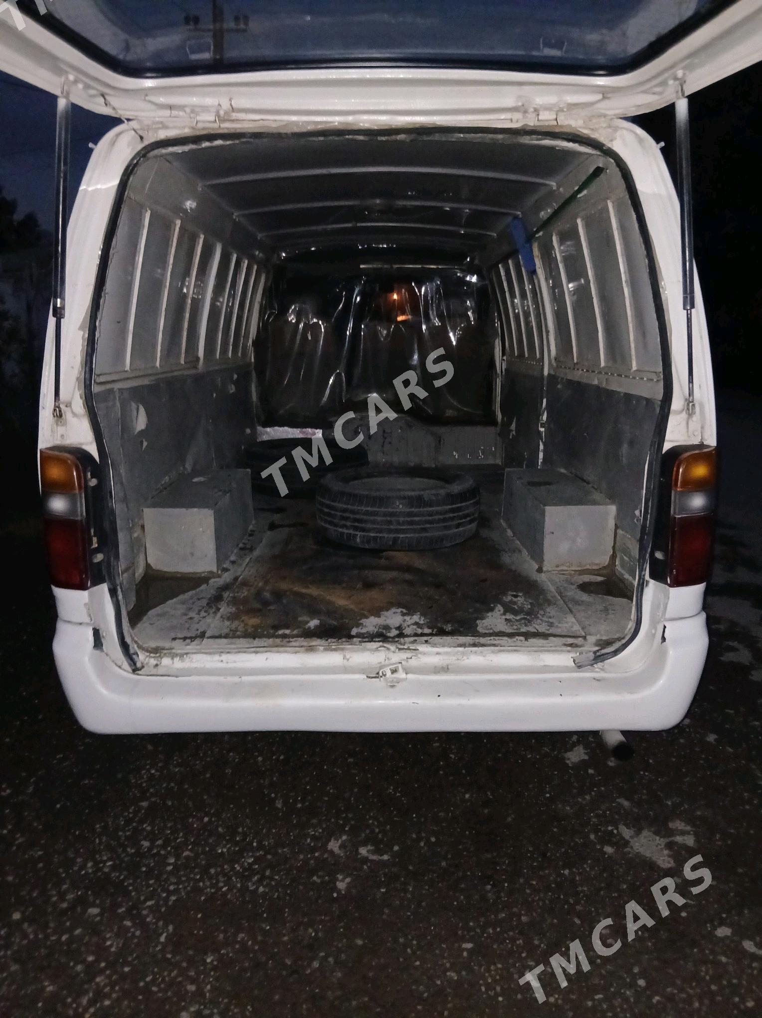 Toyota Hiace 2002 - 90 000 TMT - Aşgabat - img 4