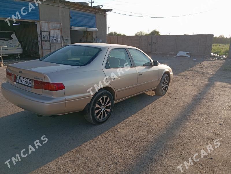 Toyota Camry 2000 - 136 000 TMT - Дашогуз - img 4