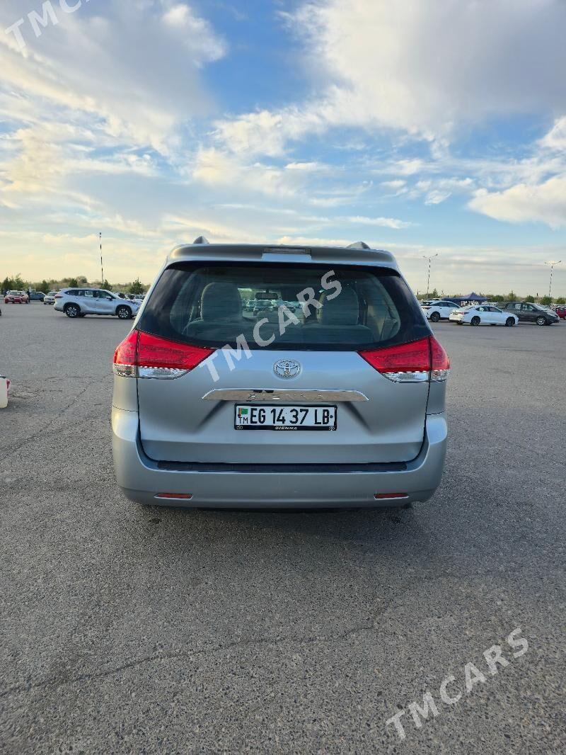 Toyota Sienna 2012 - 280 000 TMT - Дянев - img 5