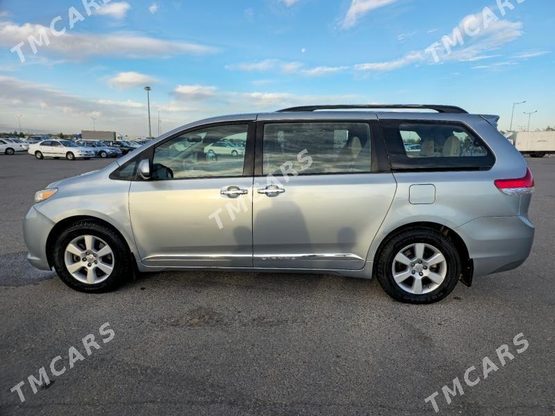 Toyota Sienna 2012 - 280 000 TMT - Дянев - img 4