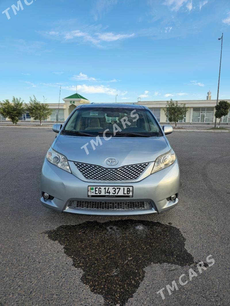 Toyota Sienna 2012 - 280 000 TMT - Дянев - img 6