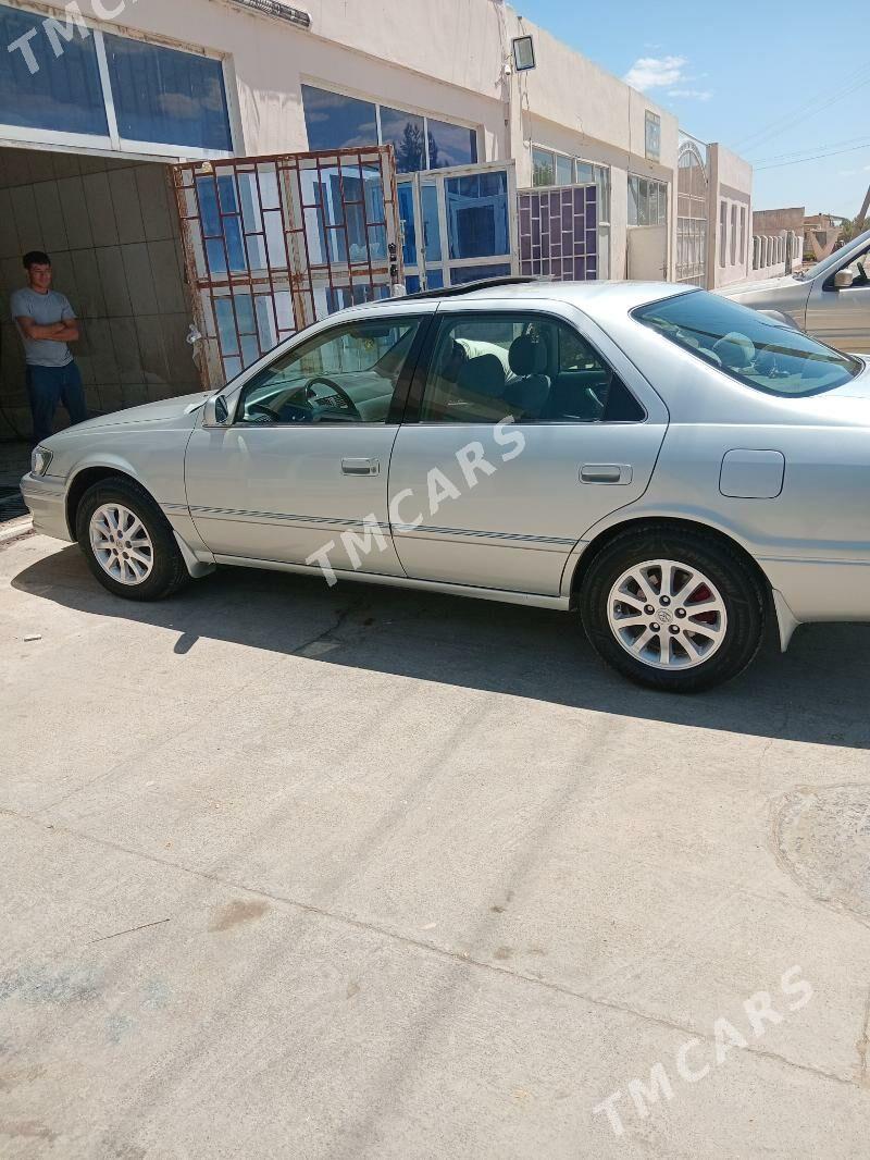 Toyota Camry 2001 - 170 000 TMT - Саят - img 2