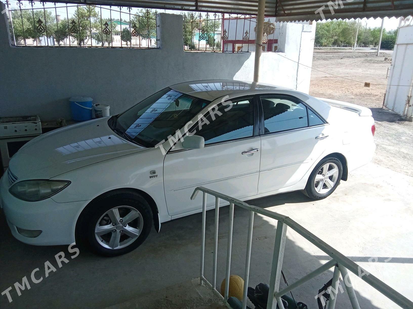 Toyota Camry 2004 - 135 000 TMT - Теджен - img 4