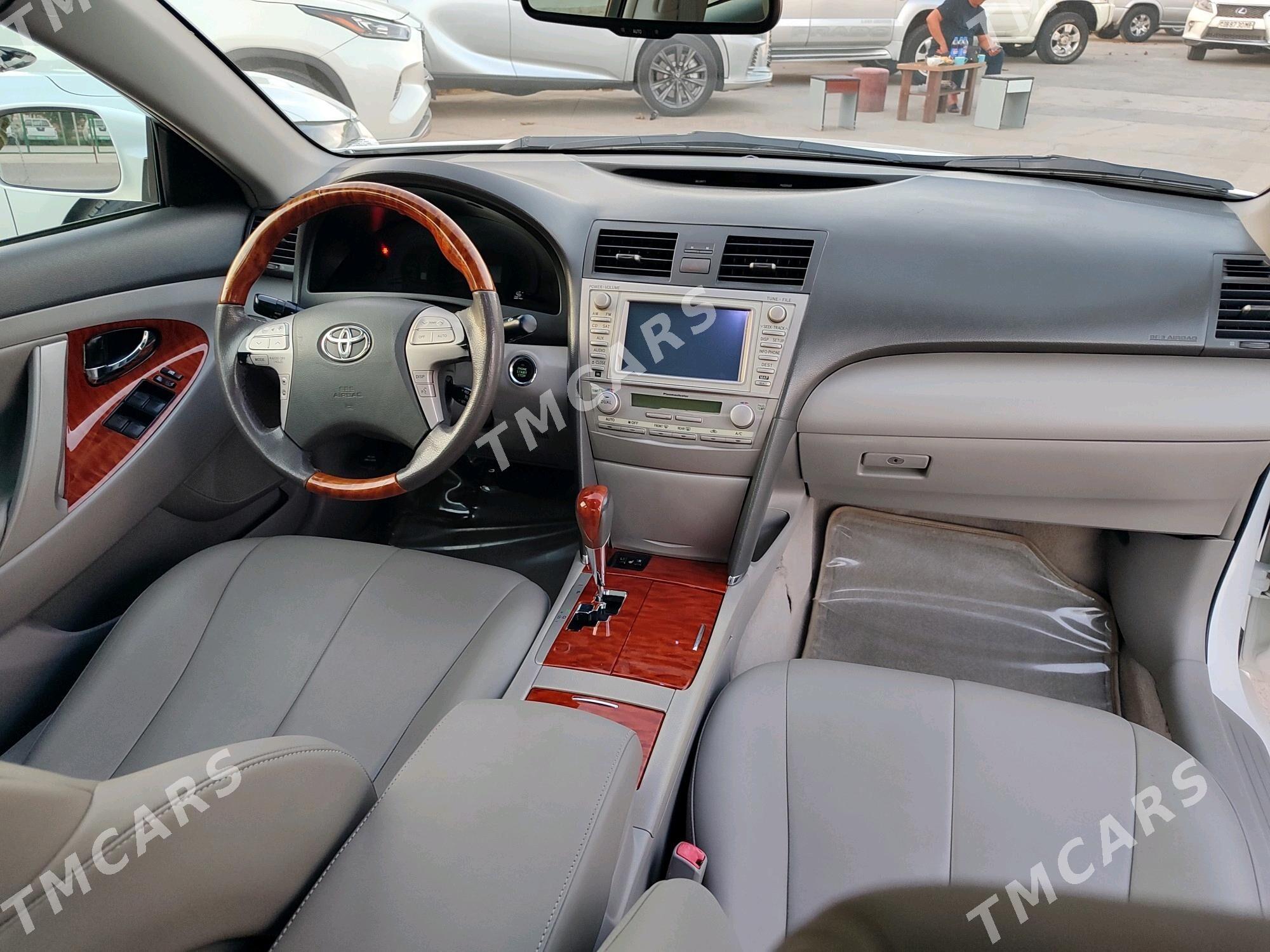 Toyota Camry 2010 - 250 000 TMT - Мары - img 3