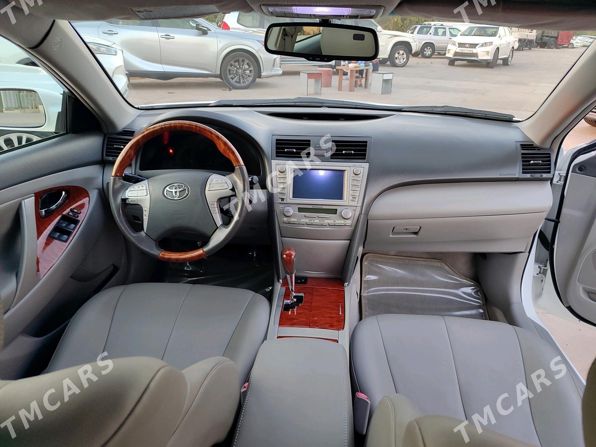 Toyota Camry 2010 - 250 000 TMT - Мары - img 6