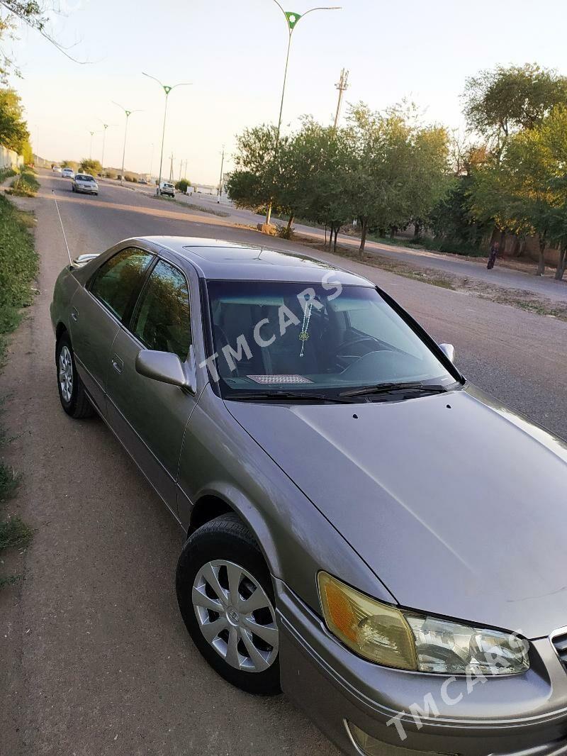 Toyota Camry 2001 - 120 000 TMT - Кёнеургенч - img 2