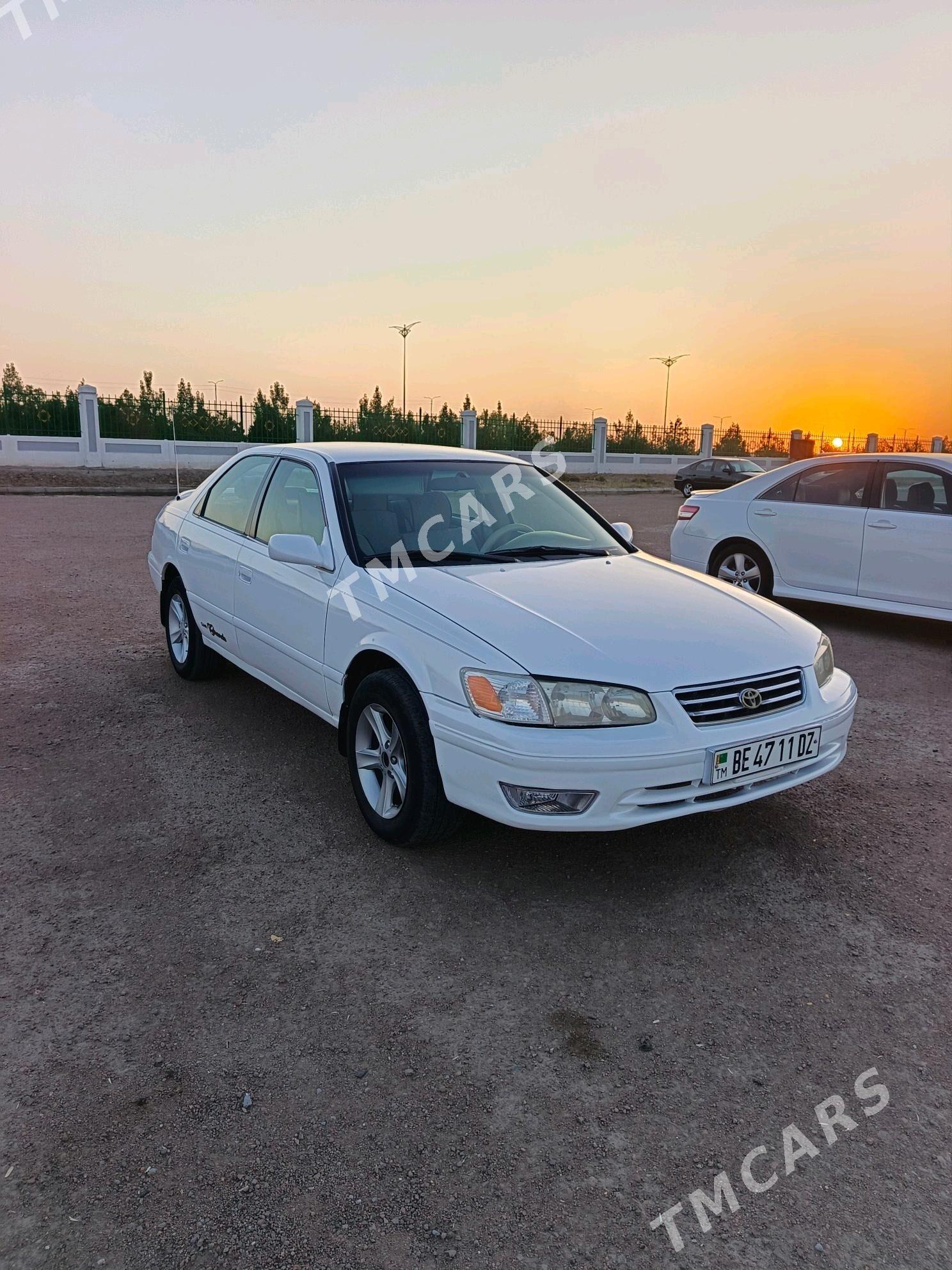 Toyota Camry 1999 - 95 000 TMT - Дашогуз - img 3