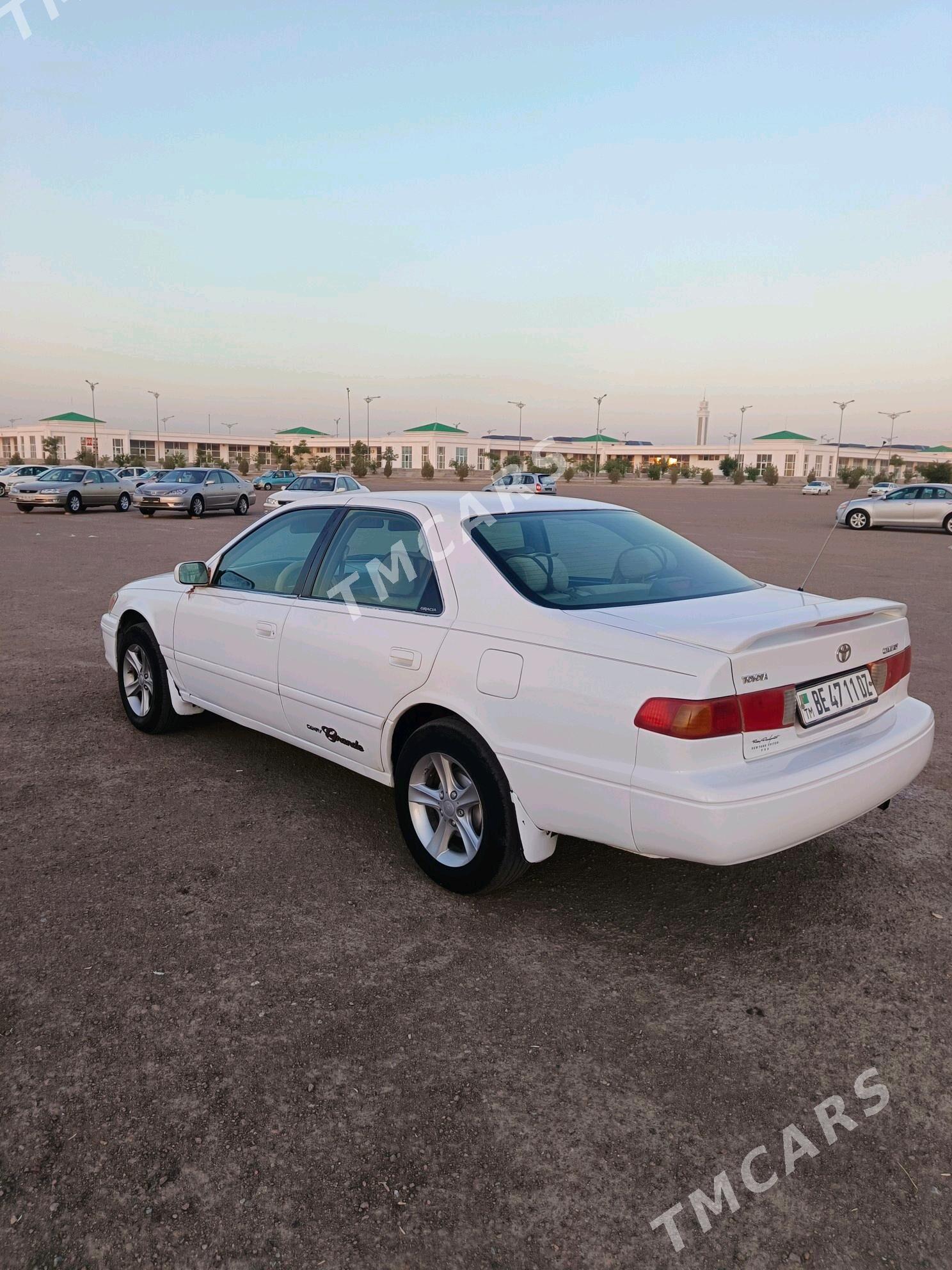 Toyota Camry 1999 - 95 000 TMT - Дашогуз - img 2