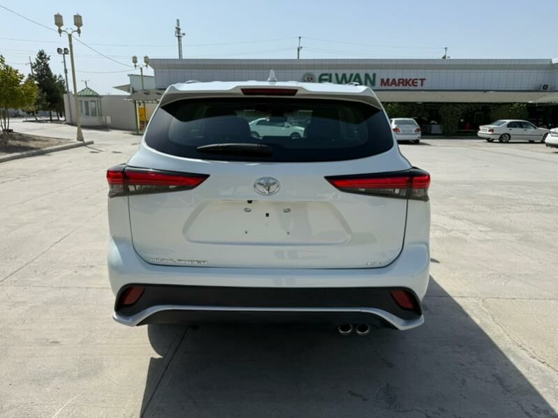 Toyota Highlander 2022 - 558 000 TMT - Büzmeýin - img 9
