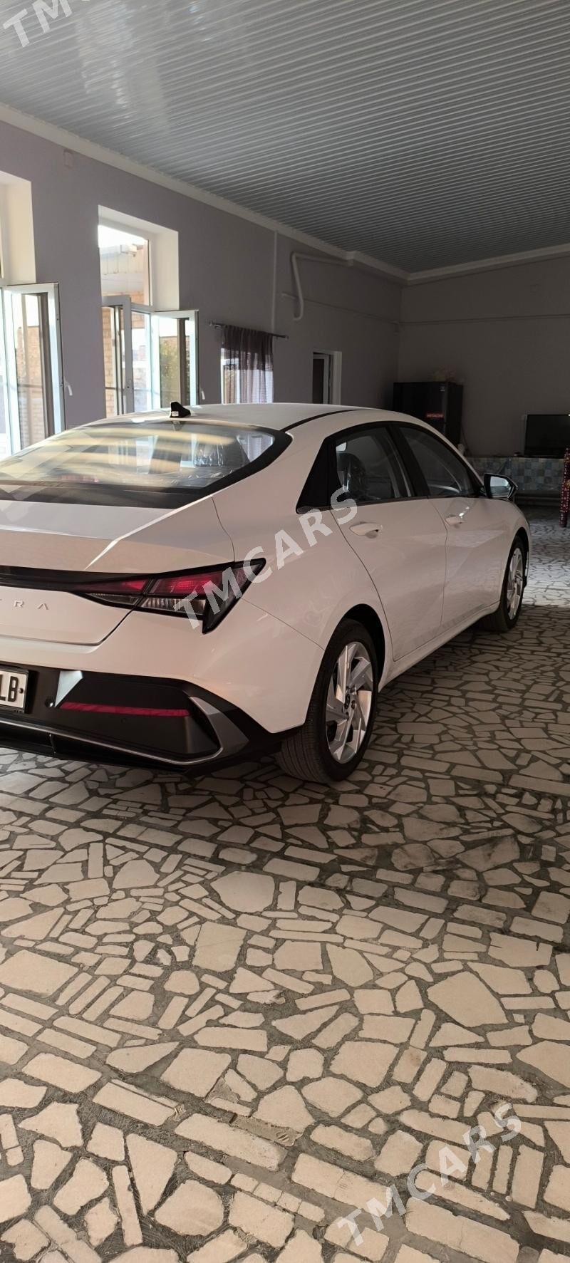 Hyundai Elantra 2025 - 280 000 TMT - Türkmenabat - img 2