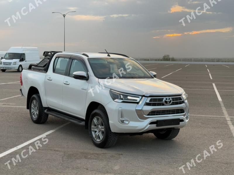 Toyota Hilux 2024 - 595 000 TMT - Aşgabat - img 2