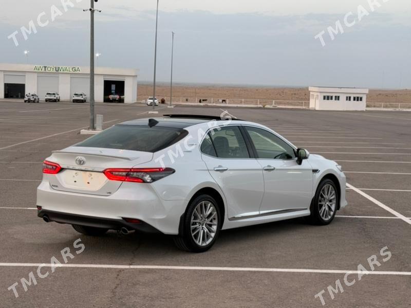 Toyota Camry 2023 - 695 000 TMT - Ашхабад - img 4