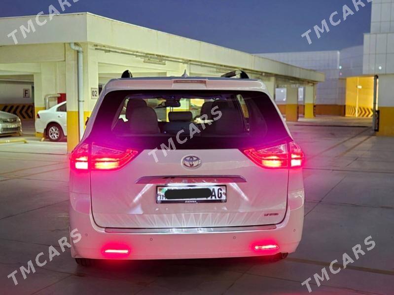 Toyota Sienna 2018 - 635 000 TMT - Aşgabat - img 4