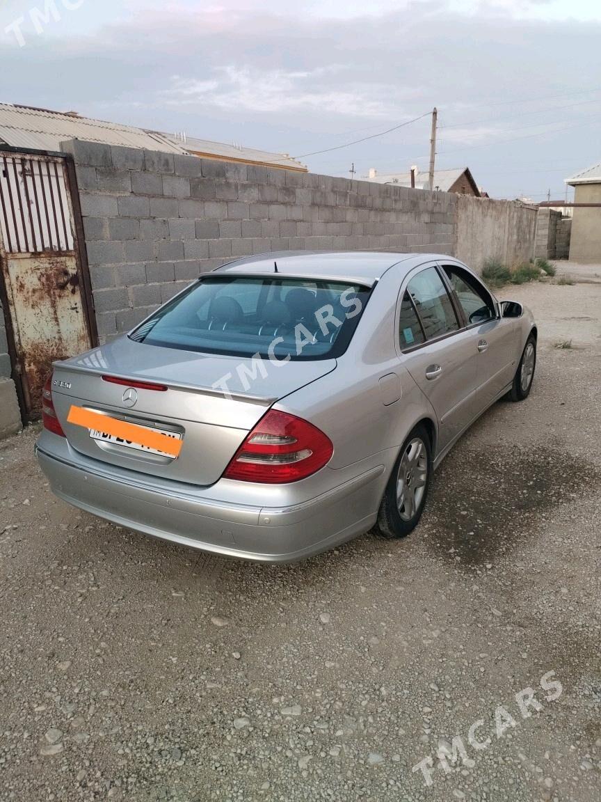 Mercedes-Benz E320 2003 - 120 000 TMT - Балканабат - img 3