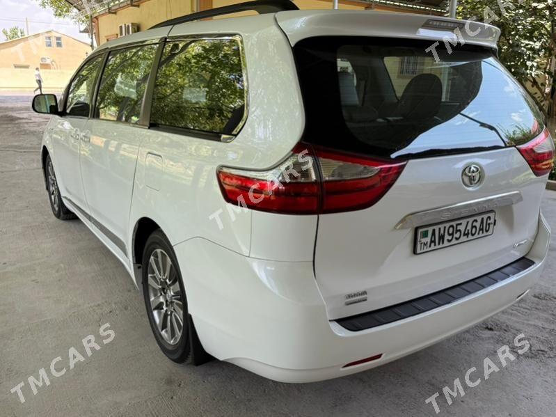 Toyota Sienna 2018 - 430 000 TMT - Aşgabat - img 3