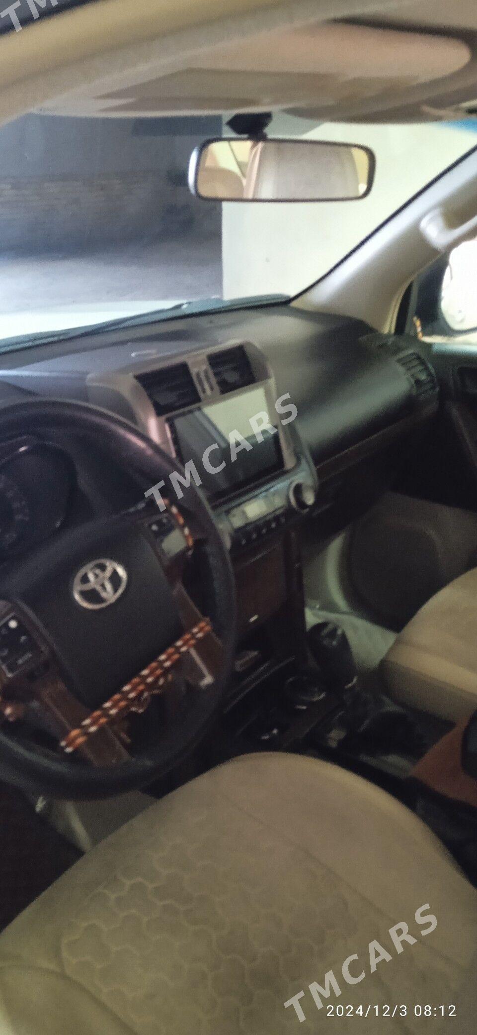 Toyota Land Cruiser Prado 2012 - 480 000 TMT - Керки - img 4
