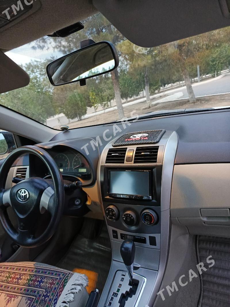 Toyota Corolla 2011 - 165 000 TMT - Moskowskiý köç. (10 ýyl abadançylyk şaýoly) - img 3