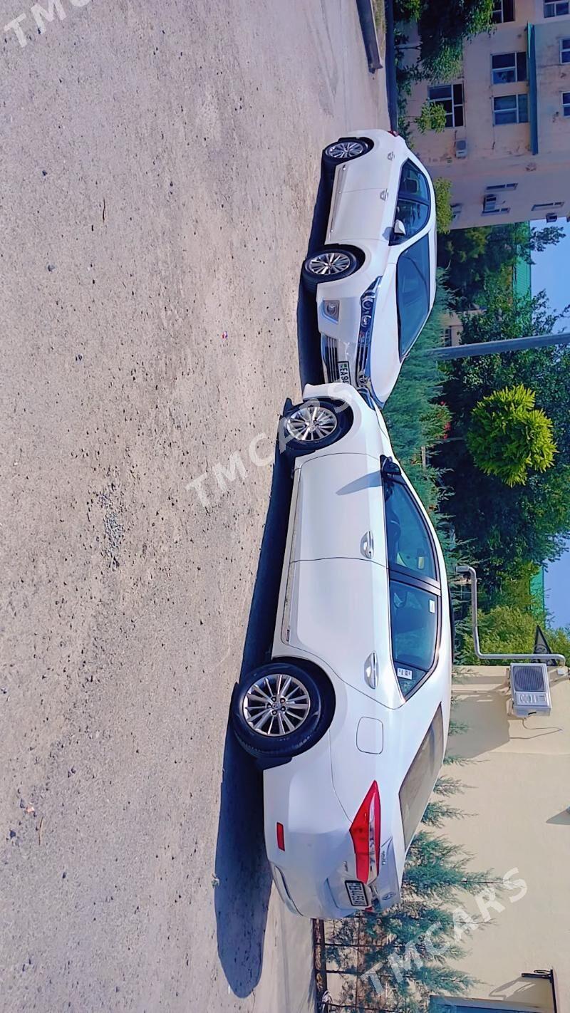 Toyota Corolla 2015 - 254 000 TMT - 6 мкр - img 2