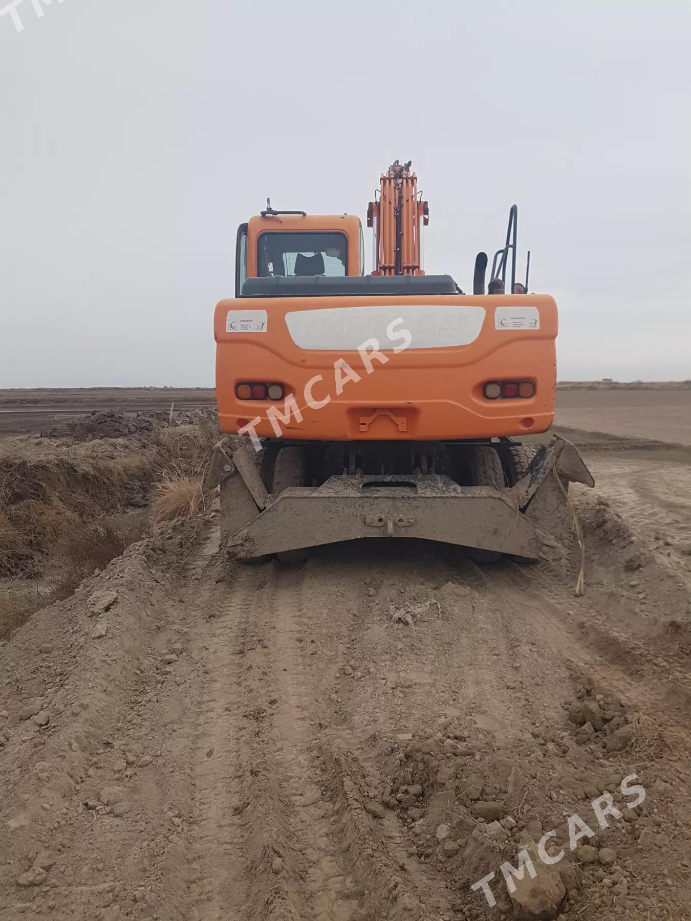Caterpillar Excavator 2014 - 1 100 000 TMT - Дянев - img 4