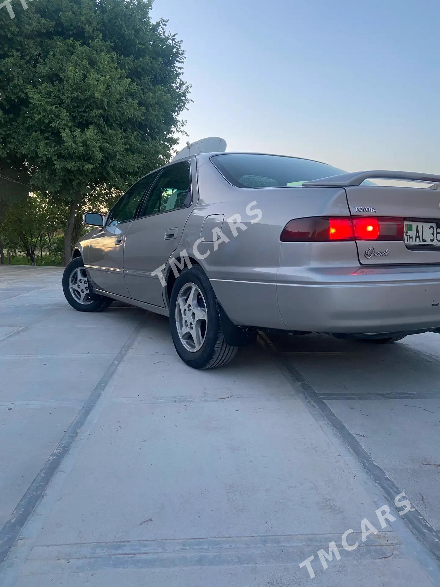 Toyota Camry 1999 - 115 000 TMT - Мары - img 4