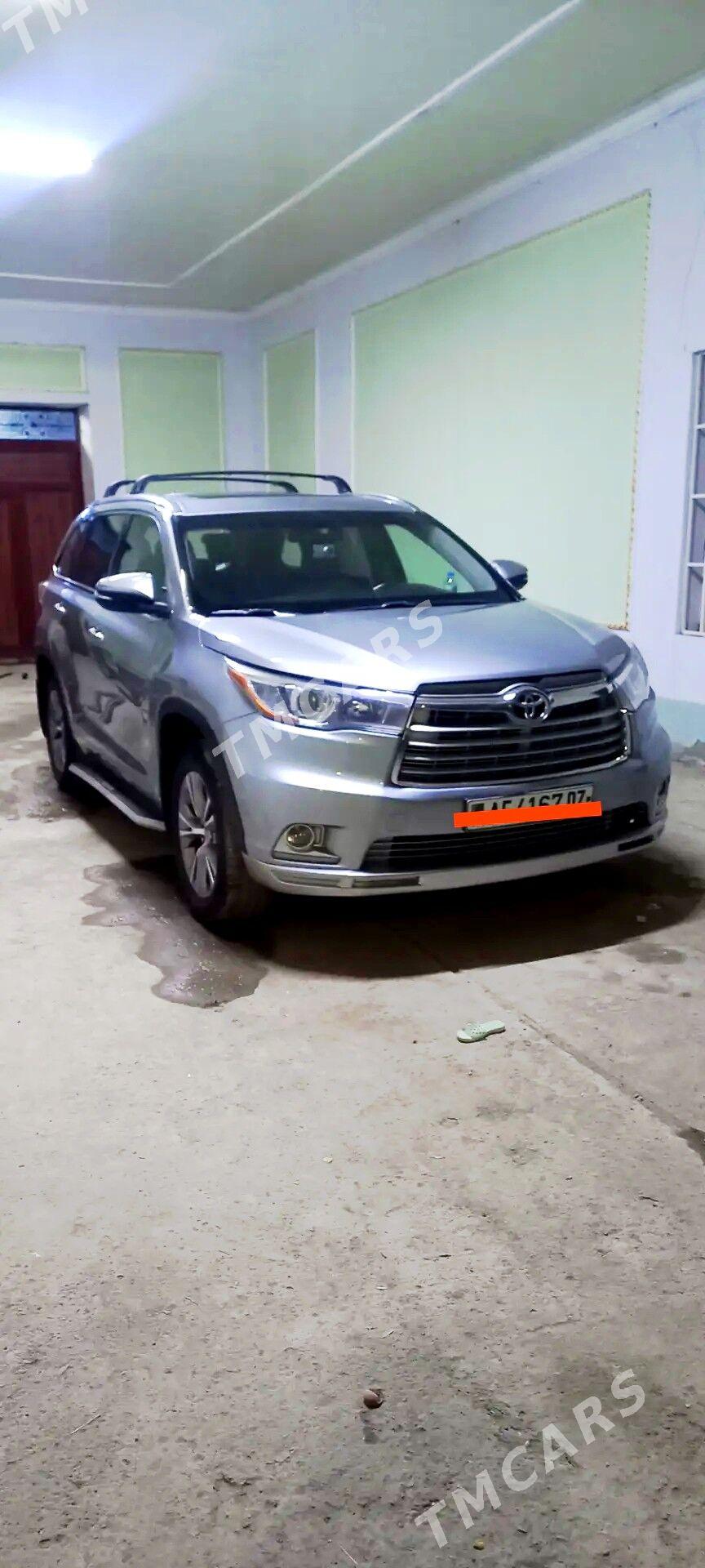 Toyota Highlander 2015 - 400 000 TMT - Гурбансолтан Едже - img 2