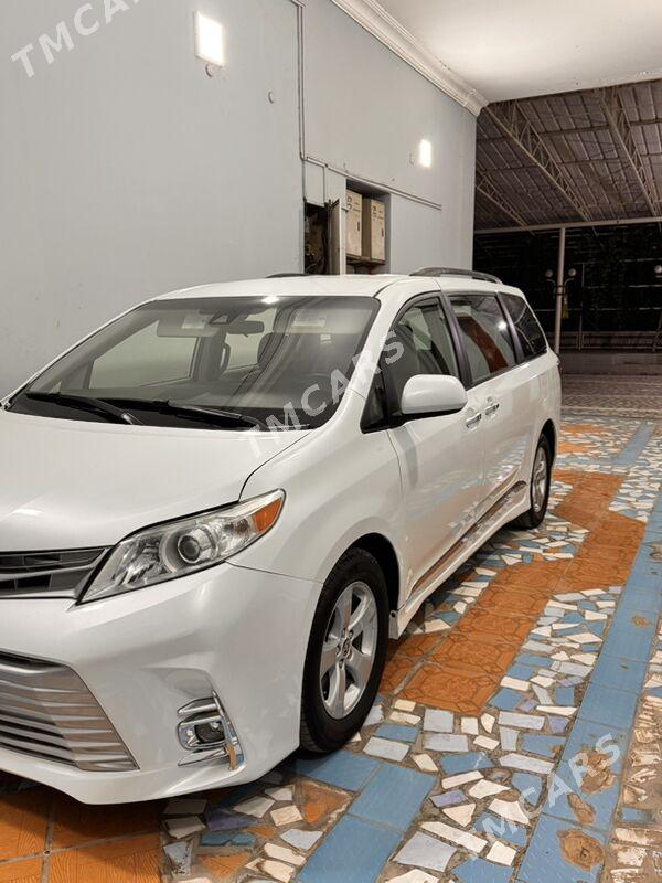 Toyota Sienna 2020 - 350 000 TMT - Türkmenabat - img 7