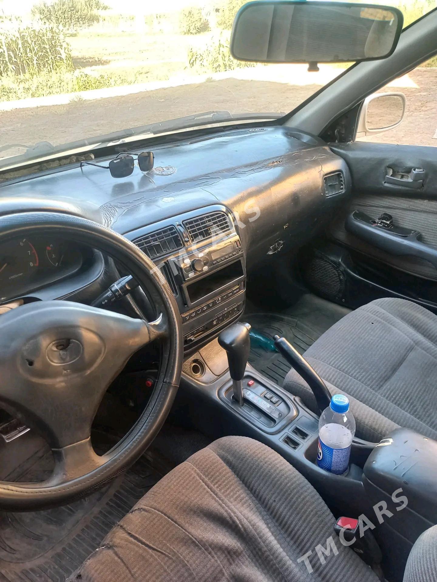 Toyota Carina 1992 - 32 000 TMT - Халач - img 5