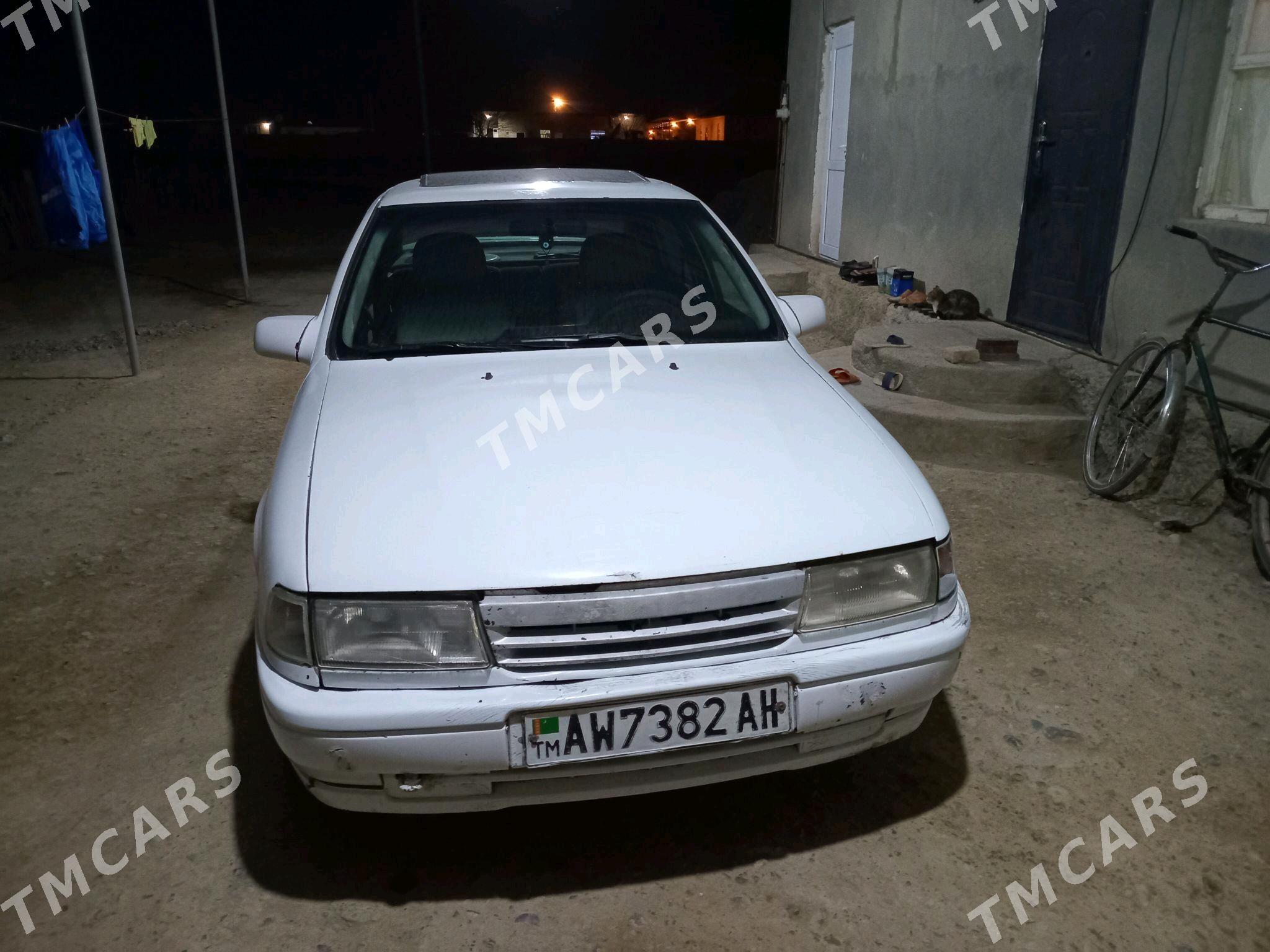 Opel Vectra 1991 - 22 000 TMT - Яшлык - img 2