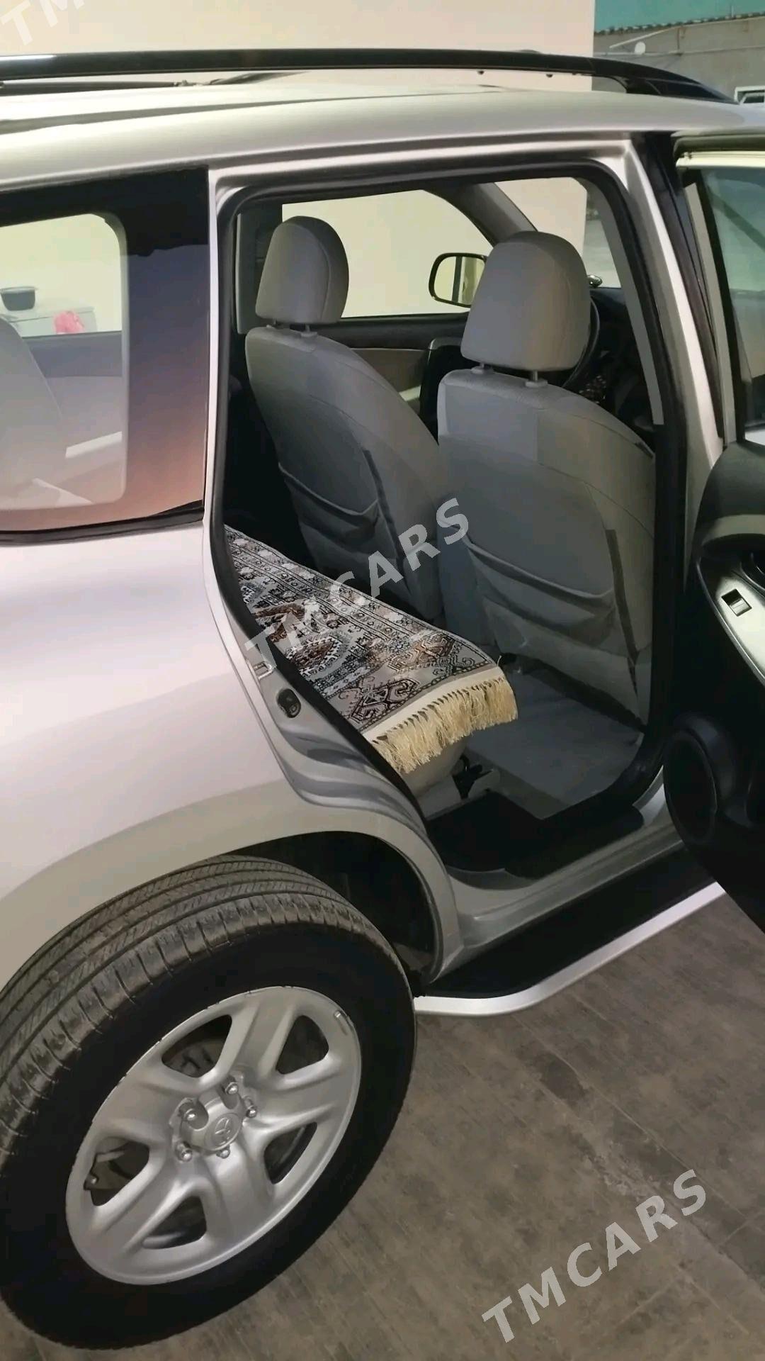 Toyota RAV4 2011 - 200 000 TMT - Türkmenabat - img 4
