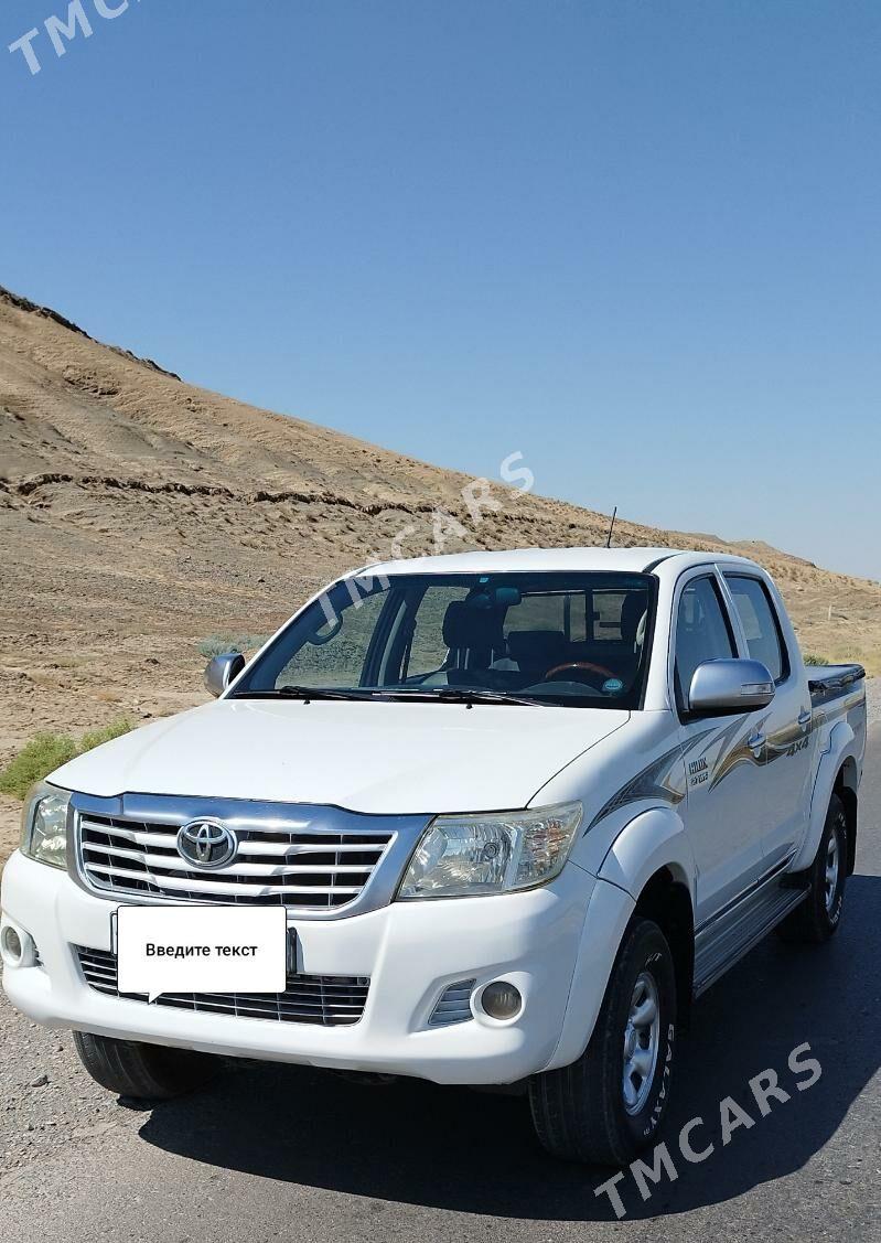 Toyota Hilux 2012 - 330 000 TMT - Köýtendag - img 2