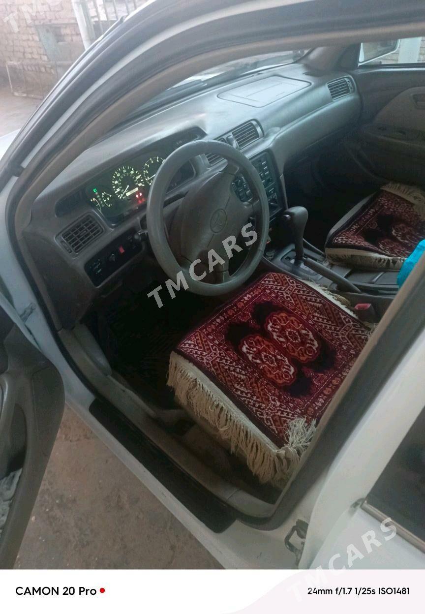 Toyota Camry 1999 - 115 000 TMT - Теджен - img 4