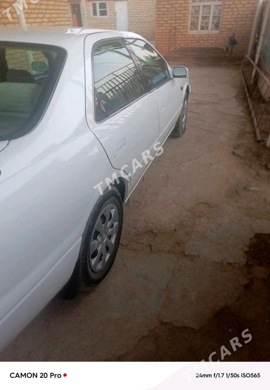 Toyota Camry 1999 - 115 000 TMT - Теджен - img 3