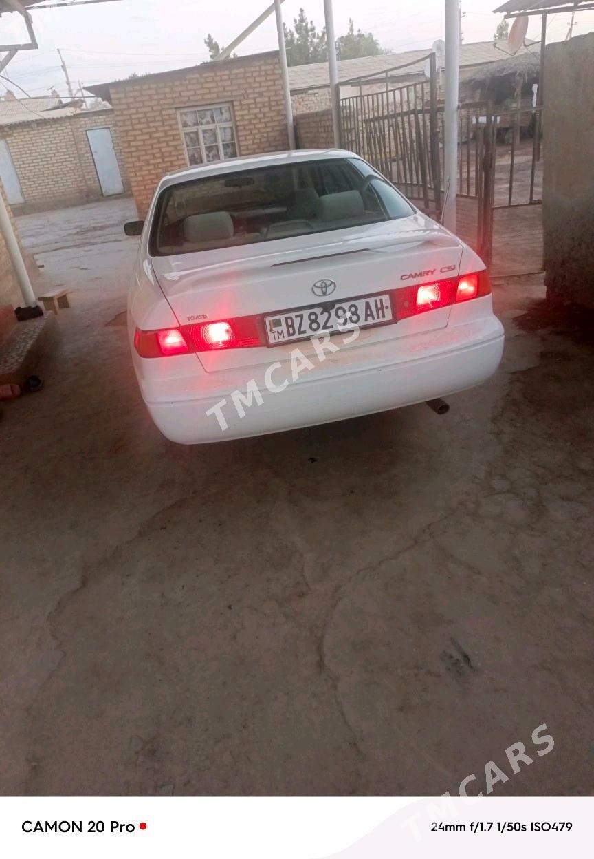 Toyota Camry 1999 - 115 000 TMT - Теджен - img 2