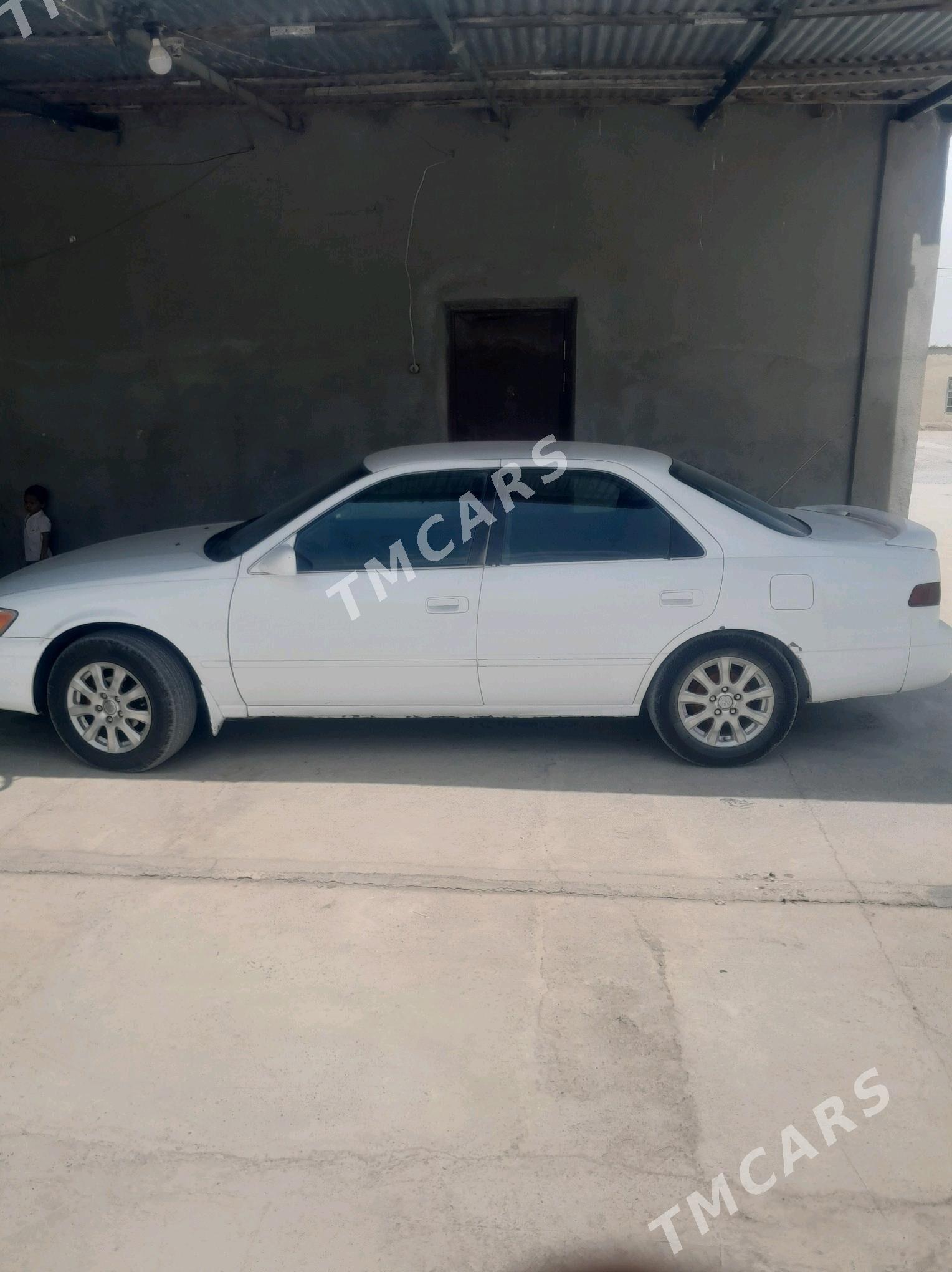 Toyota Camry 1998 - 120 000 TMT - Бахарден - img 3