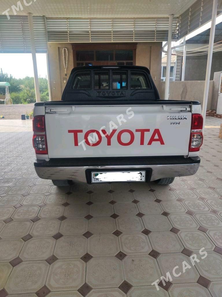 Toyota Hilux 2012 - 310 000 TMT - Мары - img 2