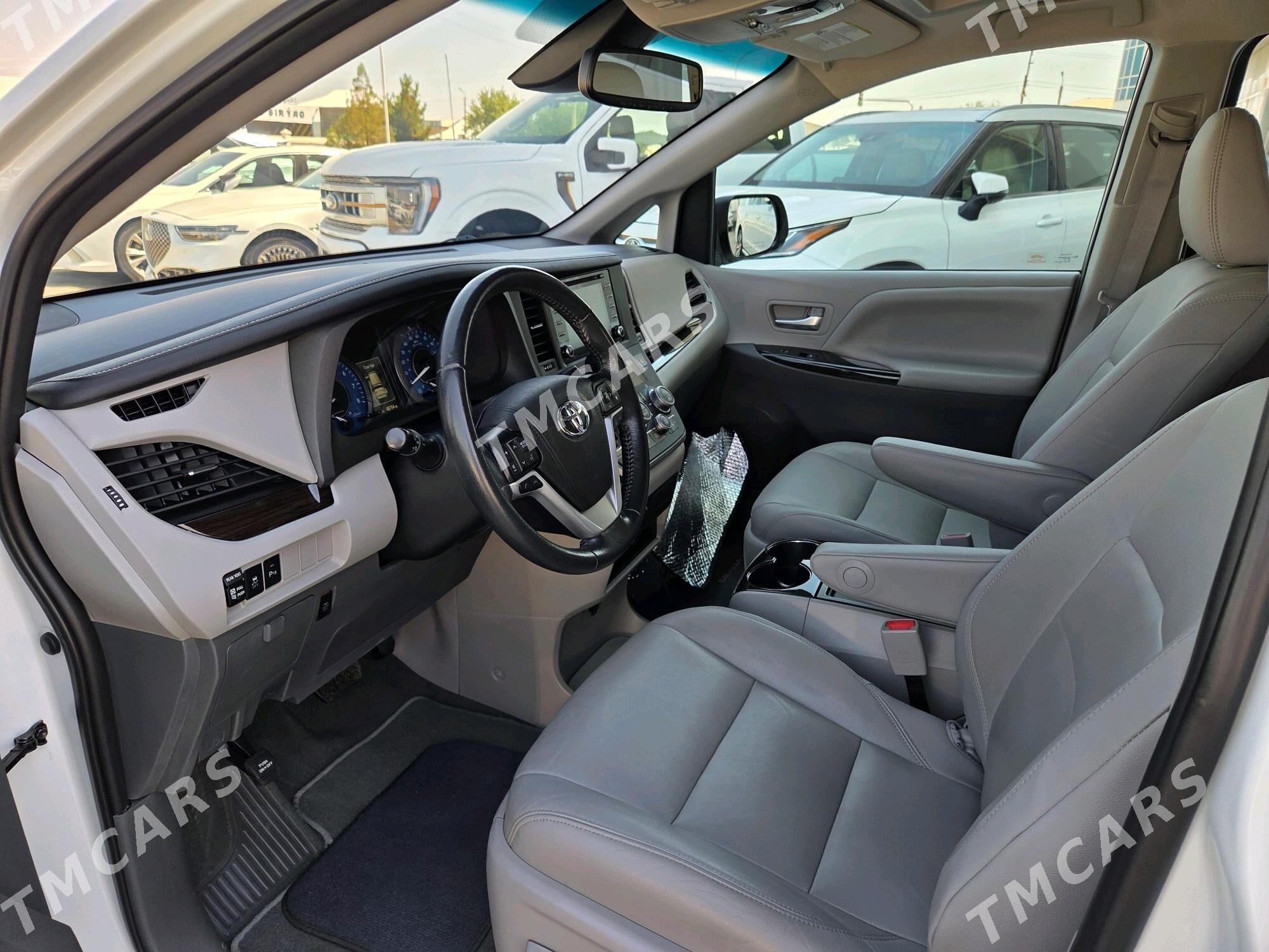 Toyota Sienna 2020 - 512 000 TMT - Мары - img 4