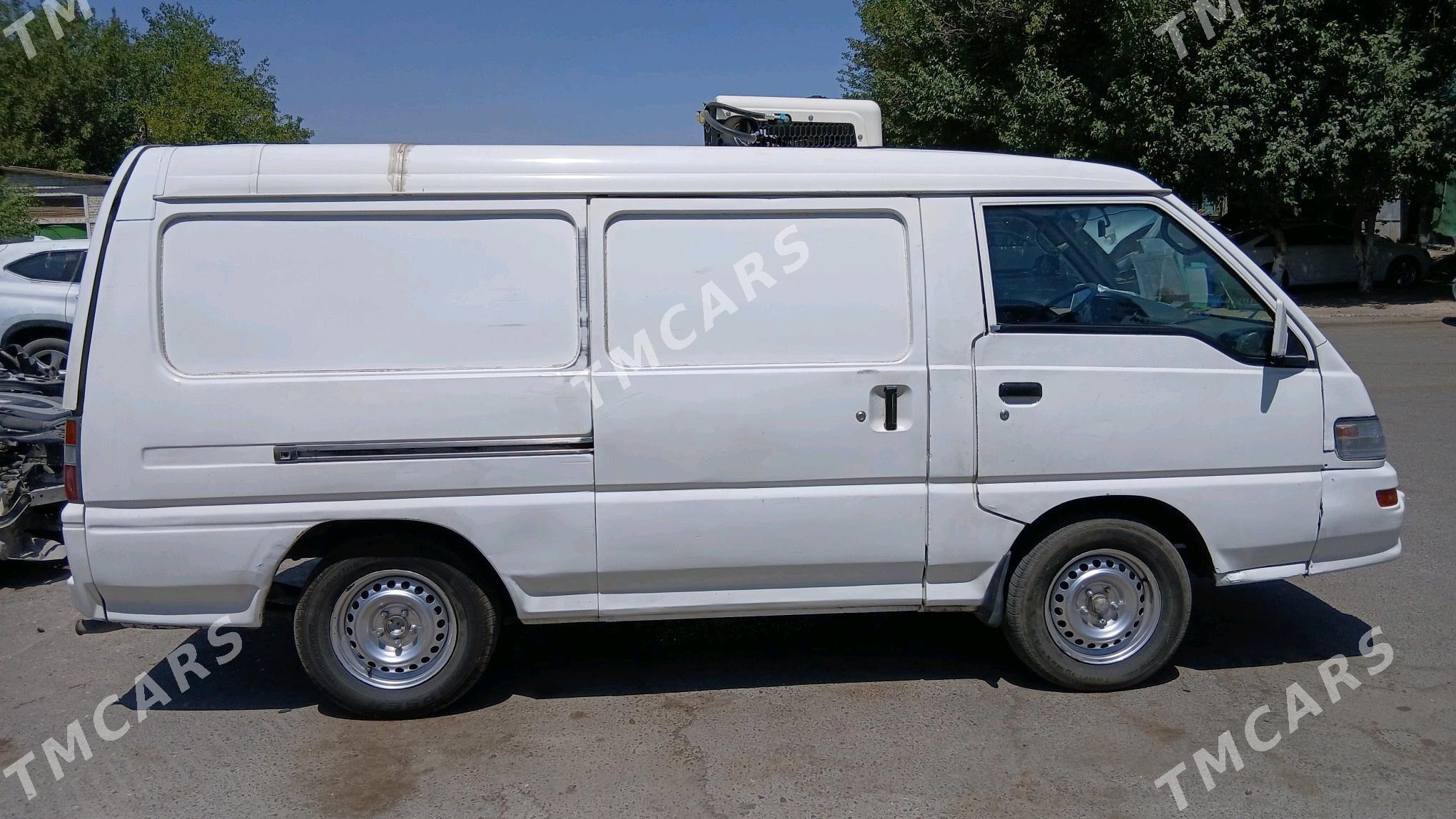 Toyota Hiace 2004 - 70 000 TMT - Ашхабад - img 2