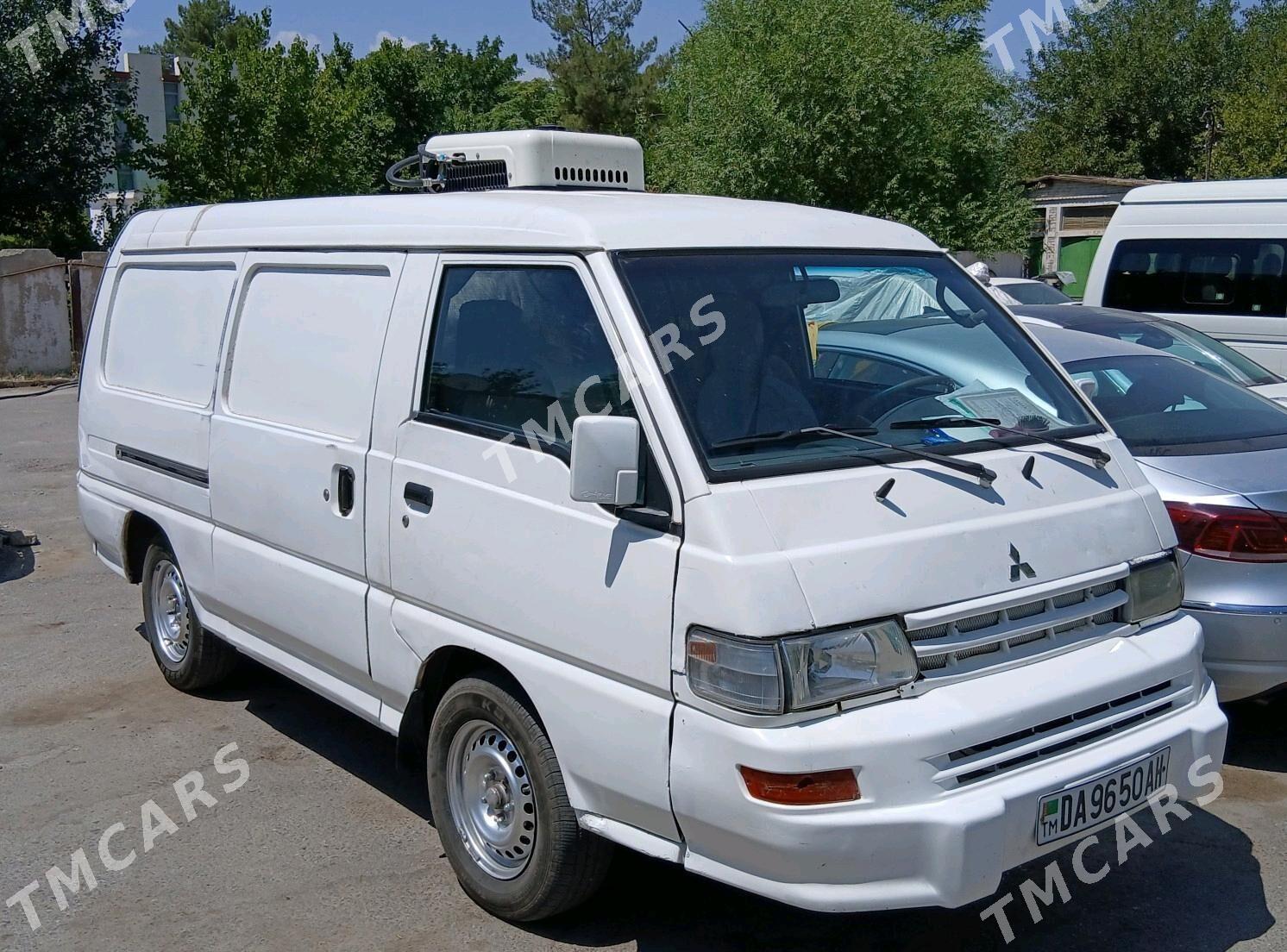 Toyota Hiace 2004 - 70 000 TMT - Ашхабад - img 4