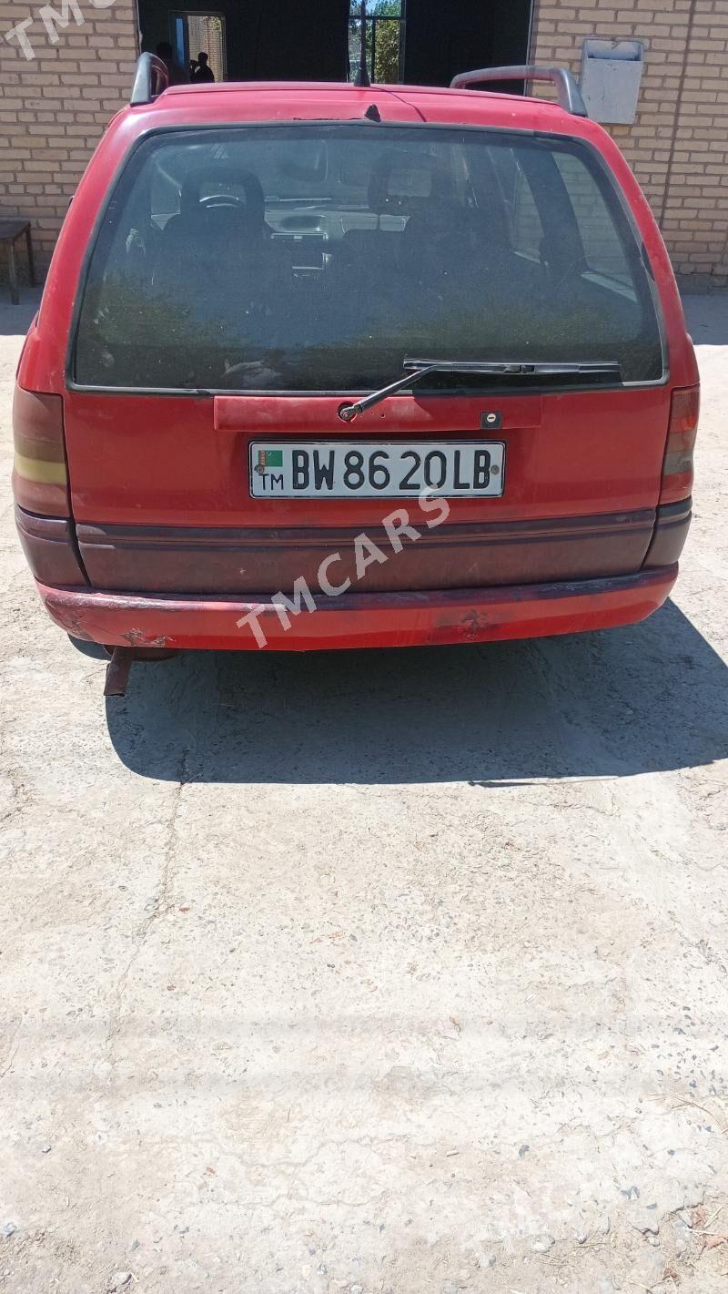 Opel Astra 1995 - 35 000 TMT - Дянев - img 3