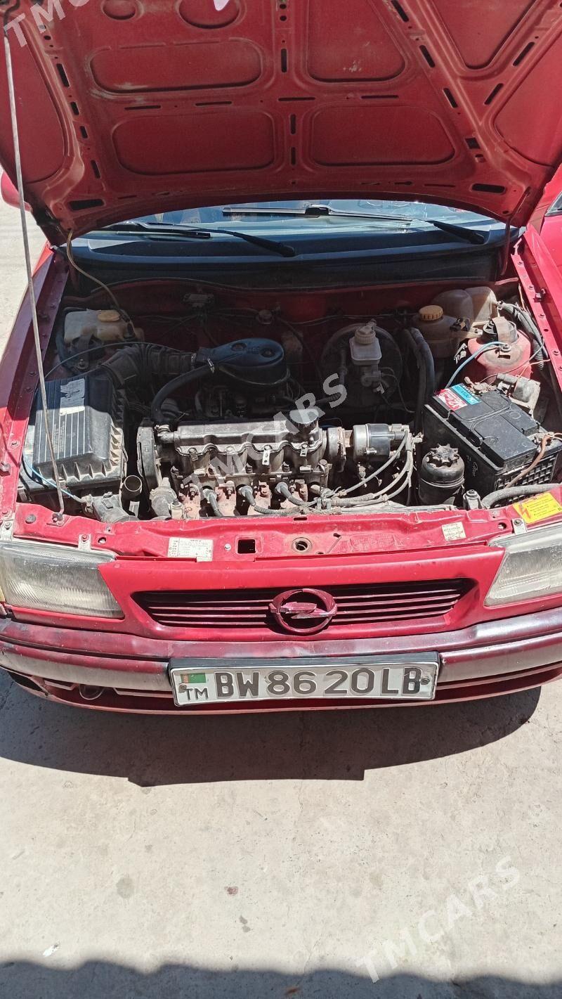 Opel Astra 1995 - 35 000 TMT - Дянев - img 2