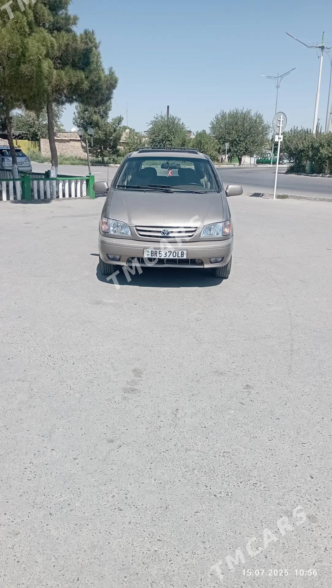 Toyota Sienna 1999 - 130 000 TMT - Türkmenabat - img 3
