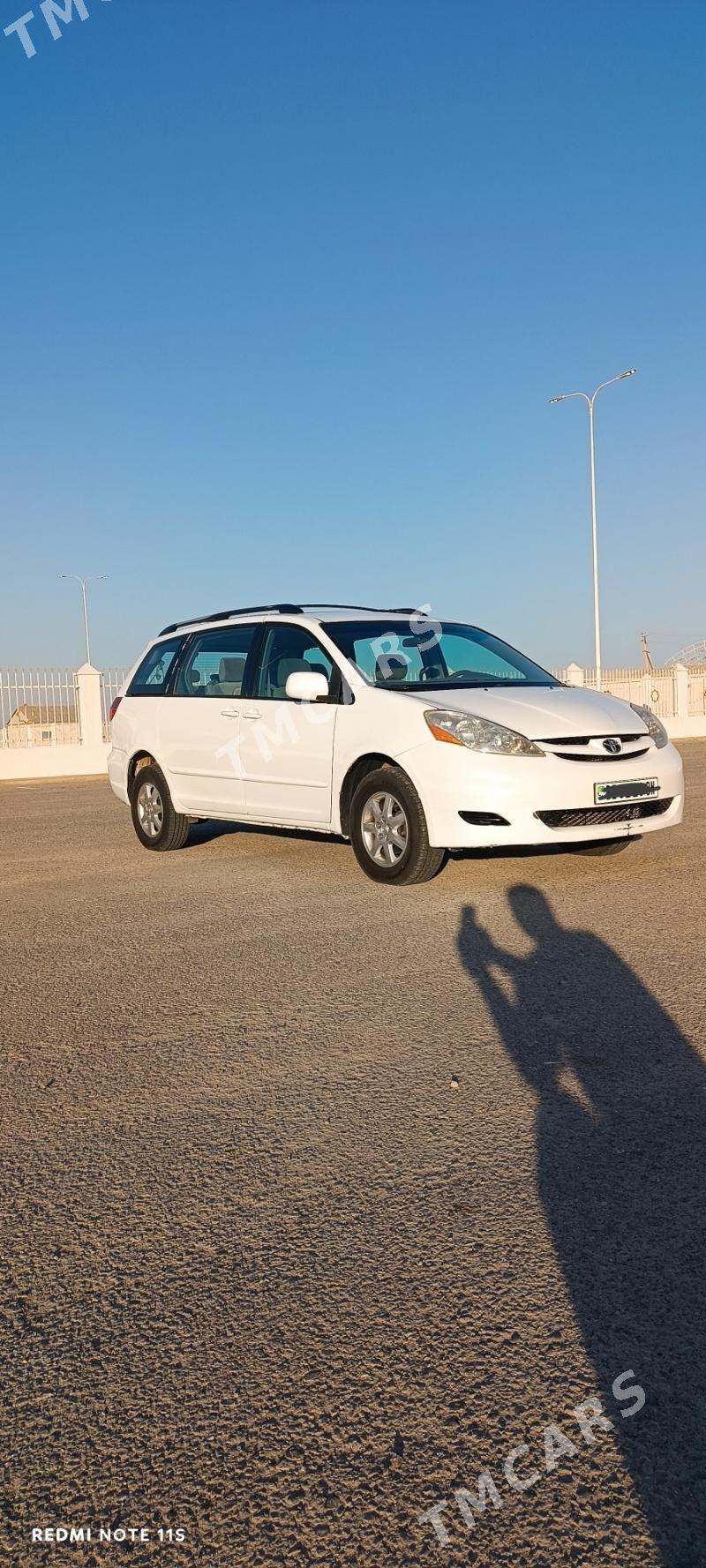 Toyota Sienna 2007 - 200 000 TMT - Esenguly - img 3